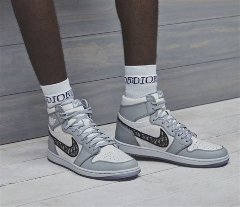 michael jordan wearing jordan 1 dior|Dior jordan 1 high sneakers.